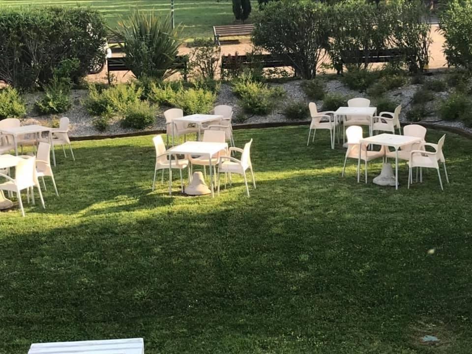 Appartamento Casa Vacanze Spiaggia D'Oro Дезенцано-дель-Гарда Экстерьер фото