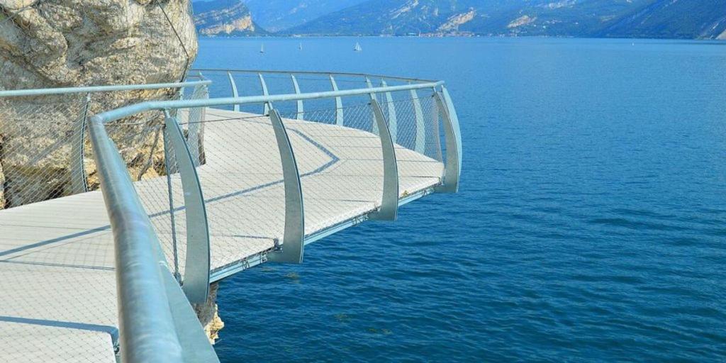 Appartamento Casa Vacanze Spiaggia D'Oro Дезенцано-дель-Гарда Экстерьер фото