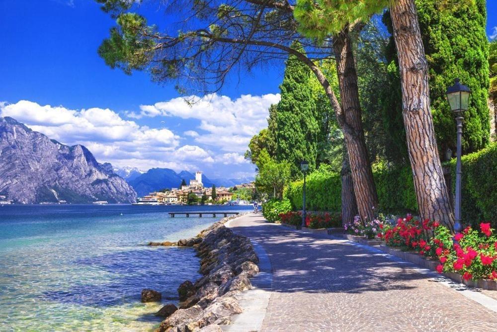 Appartamento Casa Vacanze Spiaggia D'Oro Дезенцано-дель-Гарда Экстерьер фото