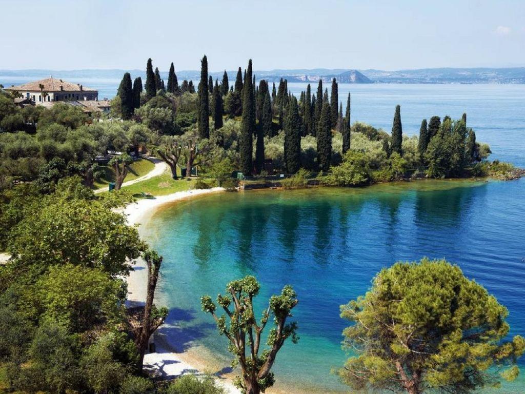 Appartamento Casa Vacanze Spiaggia D'Oro Дезенцано-дель-Гарда Экстерьер фото