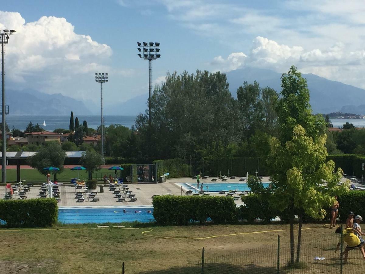 Appartamento Casa Vacanze Spiaggia D'Oro Дезенцано-дель-Гарда Экстерьер фото